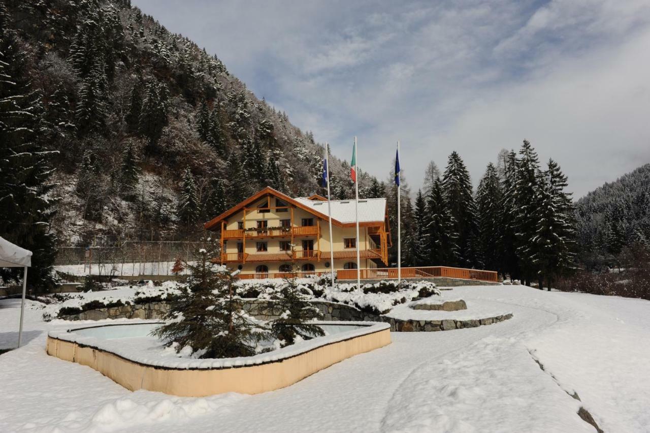 Holidays Dolomiti Apartment Resort Carisolo Exteriér fotografie